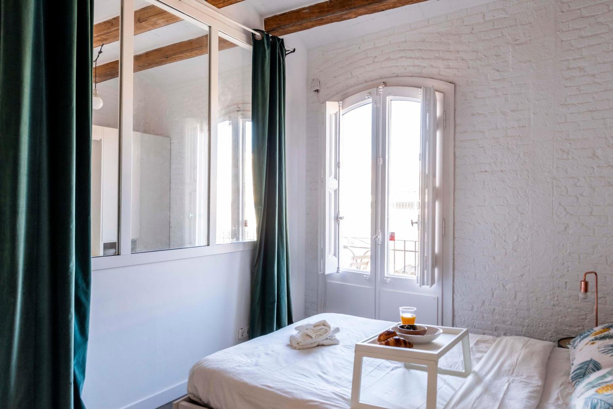 Enchanting 2 Bedroom Flat With Terrace Near Placa Espanya Barcelona Buitenkant foto
